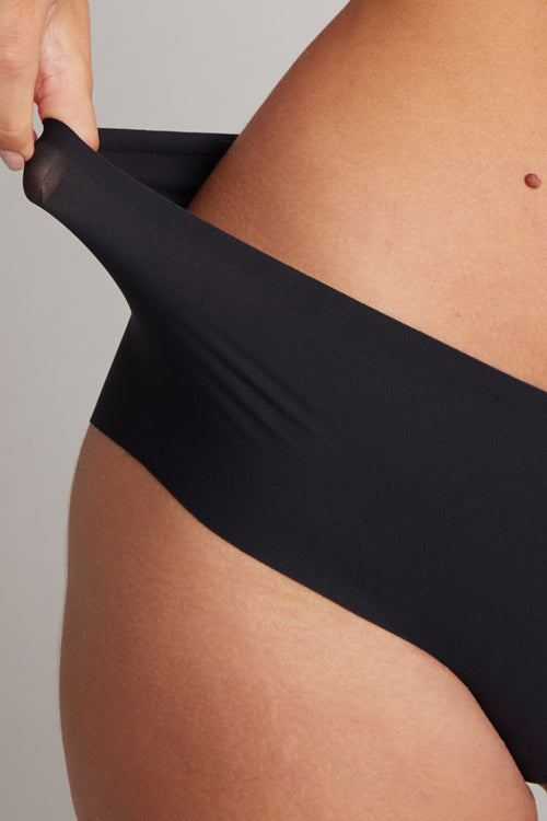 Base Boy Short in Shadow Pack- Black