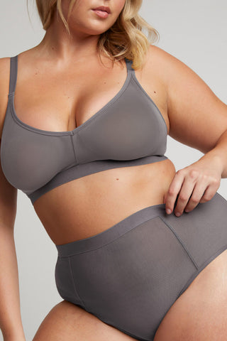 Sieve Racerback Bra in Graphite