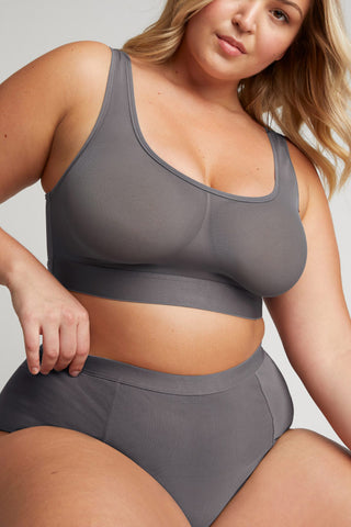 Sieve Racerback Bra in Graphite