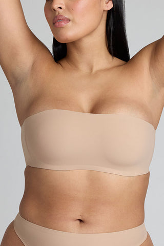 Detail view of Base Bandeau in Buff for sizer