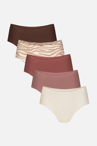 Detail view of Base Boy Short in Reserve (Pack) for sizer