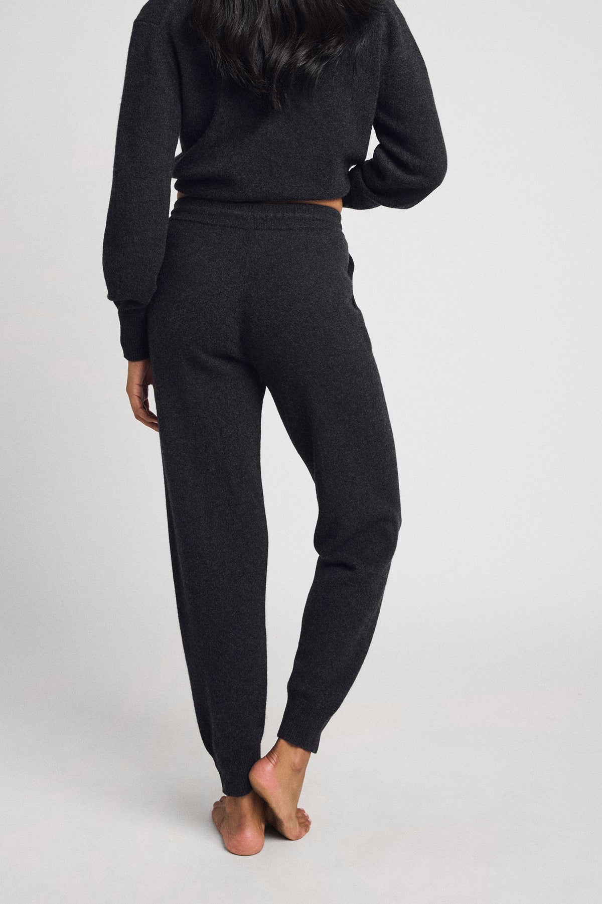 Flint cashmere jogger, back view