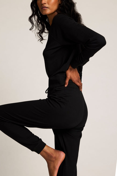 Club Jogger in Black