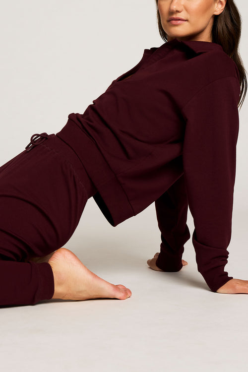 Club Pullover in Garnet