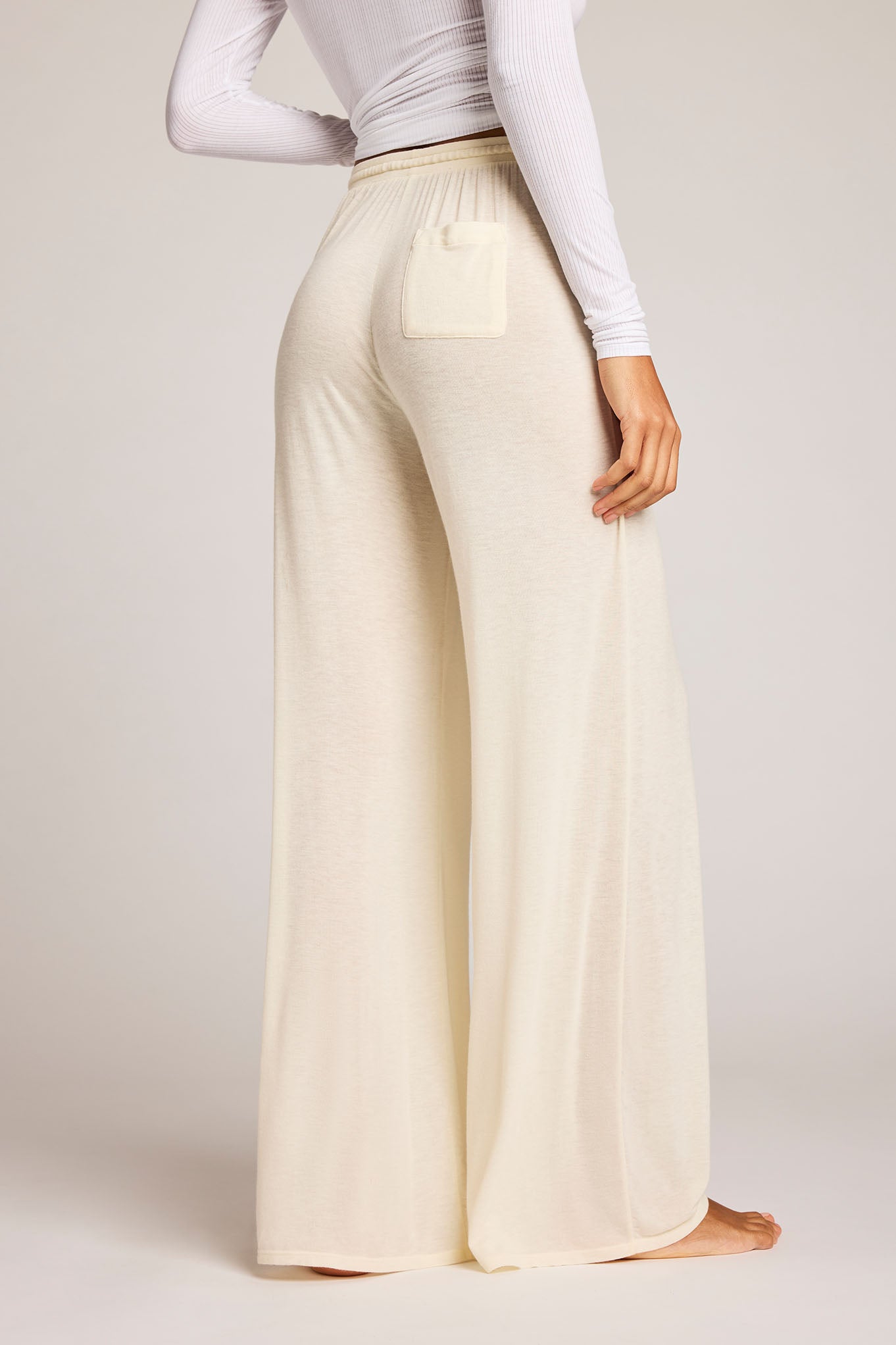 Fino Featherweight Cashmere Track Pant in Cream
