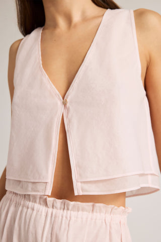 Detail view of Island Play Top in Shell for sizer