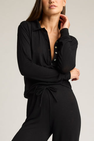 Detail view of Fino Cashmere Polo in Black for sizer