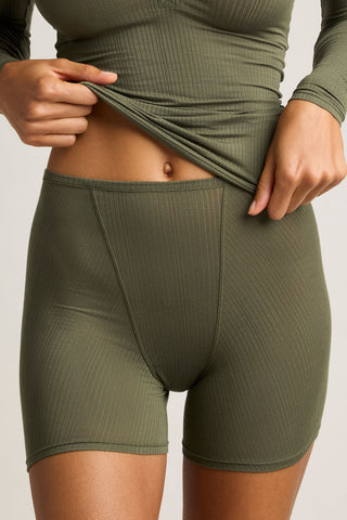 Detail view of Whipped Boxer in Moss for sizer