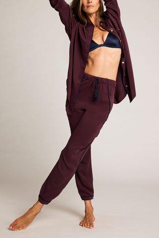 Detail view of Supreme Jogger Pant in Garnet for sizer