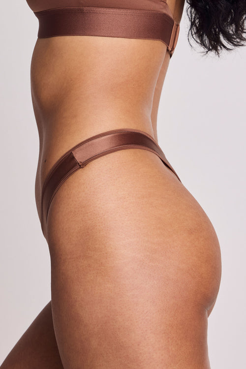 Glacé Dipped Thong in Praline (Pack)