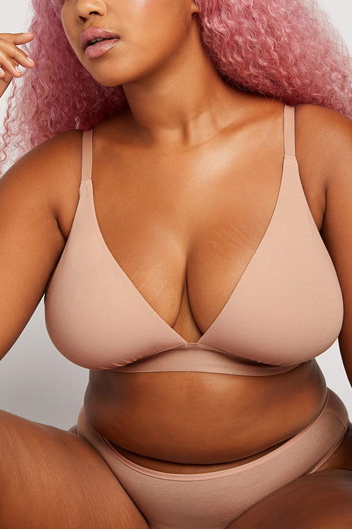 Our Cotton Elastane blend offers surprising support [Hannah 4]