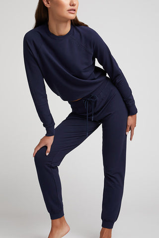 Detail view of Club Jogger in Navy for sizer