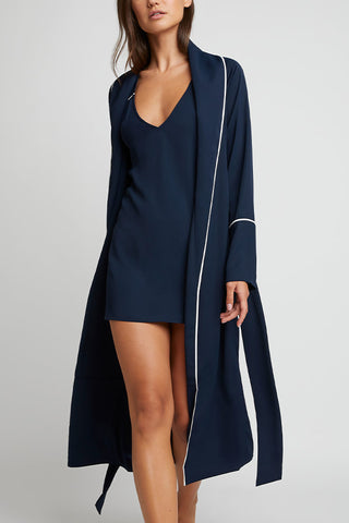 Detail view of Supreme Classic Robe in Navy for sizer